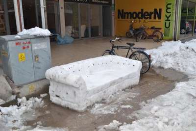 İNEGÖLLÜ MOBİLYACI KARDAN KOLTUK YAPTI
