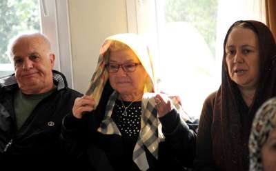 Komşuları Müzeyyen Senar için Yasin-i Şerif okuttu