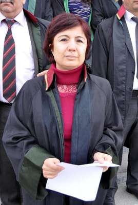 Uşak Barosu avukatları Özgecan cinayetini kınadı