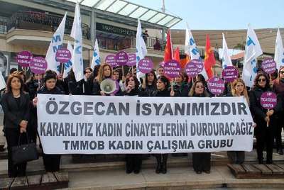 Özgecan'ın üniversiteli arkadaşı taziyede baygınlık geçirdi (3)