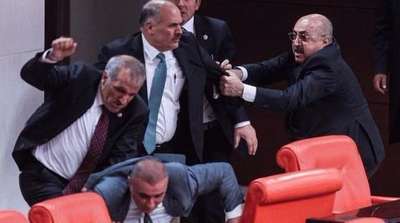 TBMM'de kavga: HDP'li ve CHP'li 4 vekil yaralandı (2)