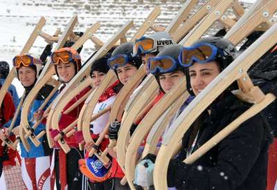 Türkiye'de ilk karda kızak şampiyonası Palandöken'de düzenlendi