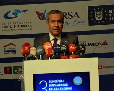 Arınç: Ekonomi emin ellerde, istikrar devam edecek