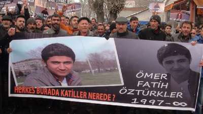 İstanbul'da öldürülen lise öğrencisi Ömer Fatih için Kars'ta yakınları eylem yaptı