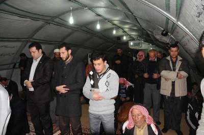 AKÇAKALE'DEKİ SIĞINMACILAR SURİYE'DE BARIŞ İÇİN DUA ETTİ