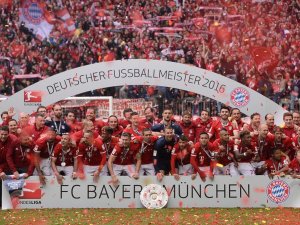 Bayern Münih şampiyonluğunu kutladı