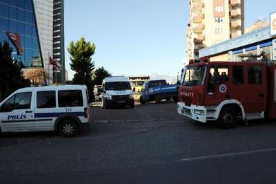 Zabıta ile pazarcıların yer kavgası