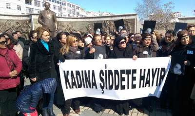 Kayseri'de kadınlardan Özgecan cinayetine kınama