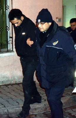 POLİS İNTİHARDAN VAZGEÇİRDİ