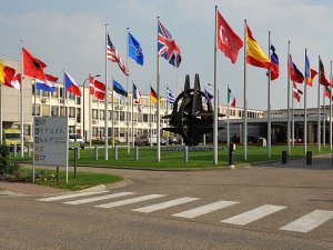 Karadağ NATO üyeliğine kabul edildi