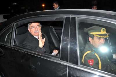 Bakan Yılmaz Yazcıoğlu ailesine taziyede bulundu