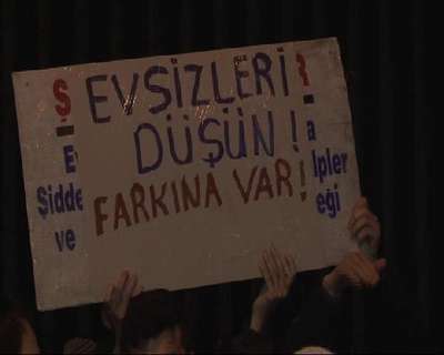Evsizler için İstiklal Caddesi'nde sabahlayacaklar