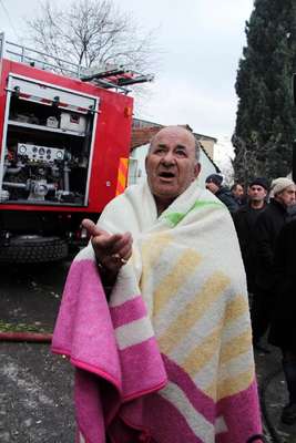 TUZLA'DA PATLAMA: 4 YARALI