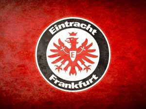 Eintracht Frankfurt Bundesliga'da kaldı