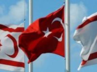 Türk bayrağını çalan Rum için tutuklama emri