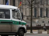 Alman polisi vurarak öldürdü