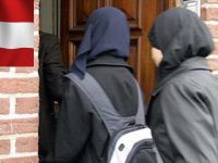 Avusturya'da ilkokullarda başörtüsü yasaklandı