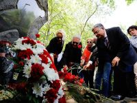 Nazım Hikmet mezarı başında anıldı