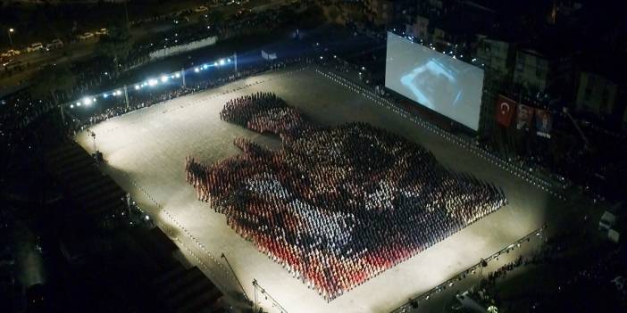 İzmir'de 6 bin kişi 'Atatürk' oldu