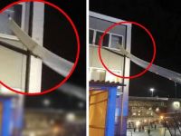 Yolcu uçağı binaya çarptı