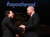 Fazıl Say'ı saraya çağırdı