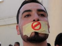 Sansür protestosunda 15 gazeteciye gözaltı