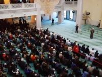 Moskova’da Müslümanlar camilere akın etti