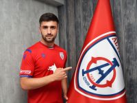 Gurbetçi futbolcu imzayı attı