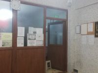 Hırsız, camideki bağış kutusunu ve telefonu çaldı