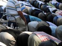 Diyanet yasakladı: Sandalyede namaz kılınmaz