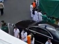 Sağlık çalışanları Başbakan’ı protesto etti