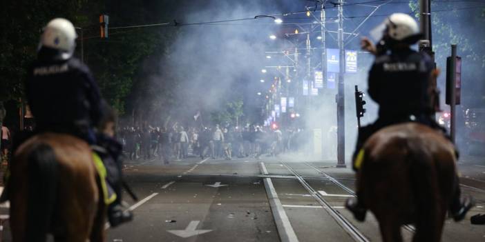 Belgrad kötü ısındı: Koronavirüs önlemleri siyasal cepheleşmeye dönüşüyor