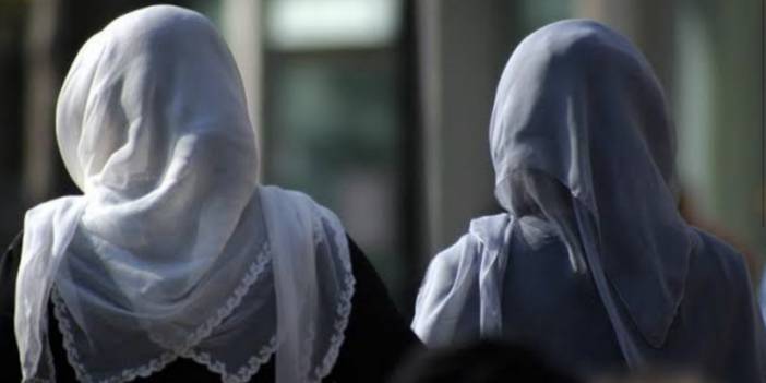 Fransa'da başörtülü avukat adayına yemin töreninde İslamofobik müdahale