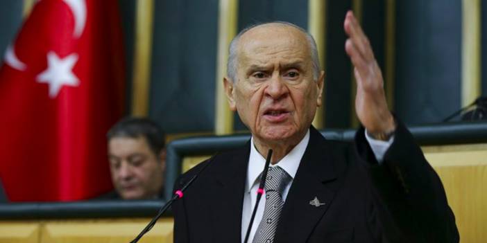 Bahçeli'den Sezen Aksu'ya: Serçeysen serçeliğini bil!