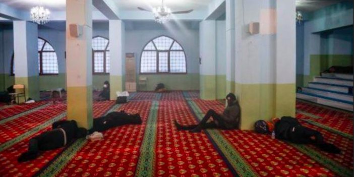 Fırsatçılar yine iş başında! Geceyi camilerde geçirdiler