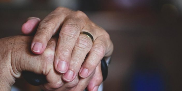 Fransa'da yaşlı bakımevlerinde 'kötü muamele' krizi büyüyor