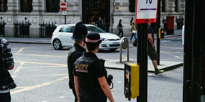 Londra Polis Şefi Dick, skandalların ardından istifa etti