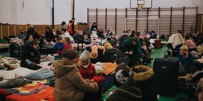 Savaş nedeniyle Ukrayna'dan kitleler halinde kaçış sürüyor