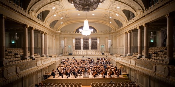 Dünyaca ünlü Rus Orkestra şefi operadan dışlandı!