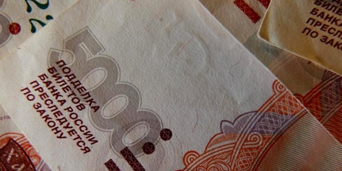 Rusya'da 'dost olmayan' ülke şirketlerine rubleyle borç ödemesi yapılacak