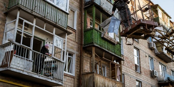 Rus güçleri Kiev'de yine sivil yerleşim bölgesini vurdu