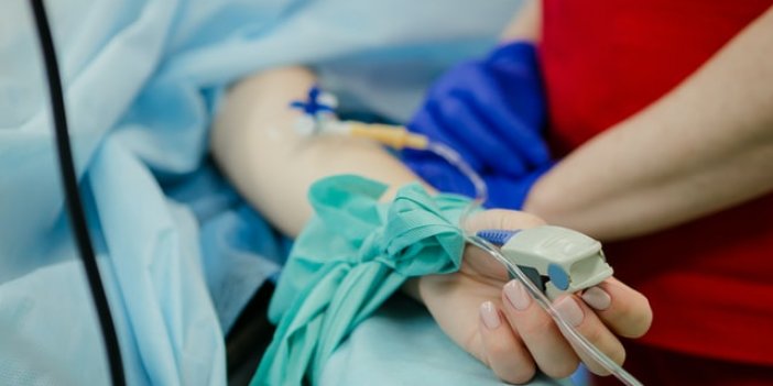 Almanya'daki bir hastanın beynine çip takıldı, doktorlardan ilk talebi herkesi şaşırttı