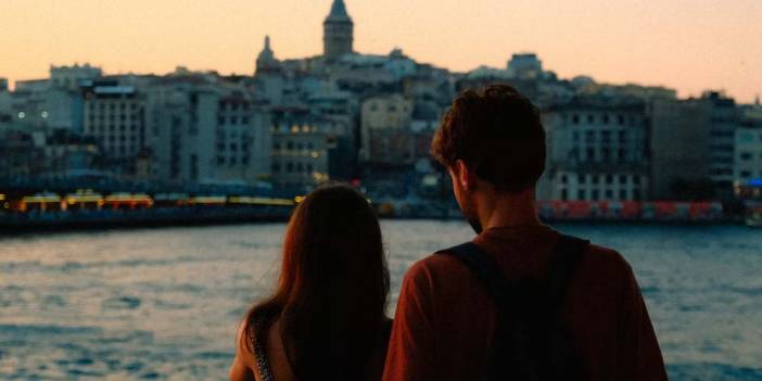 Türkiye’yi ziyaret edecek Alman turistlere öneriler... Halka açık yerlerde öpüşmeyin!
