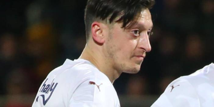 Mesut Özil'in yaptırdığı dövme Alman basınında gündem oldu!
