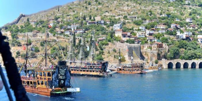 Ruslar Türkiye'deki konutlarını kiralayarak Türk turizmini mahvetti!