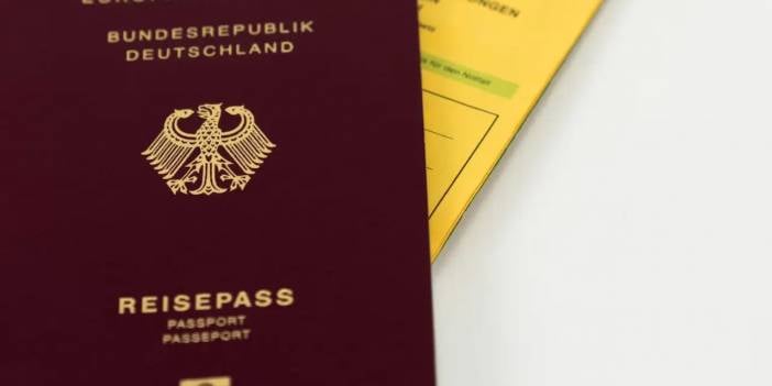 Almanya'da kimlikler ve pasaportlar için üç önemli değişiklik!
