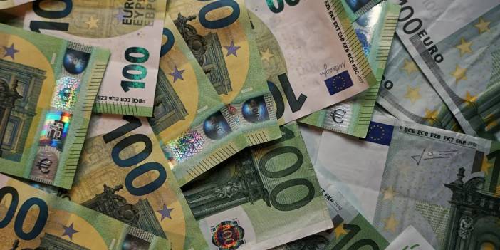 Türk yolcu gümrükte 202 Bin Euro’sundan oldu