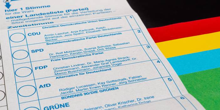 Son anket ne dedi: Almanya bir tek AfD'yi düşürmedi