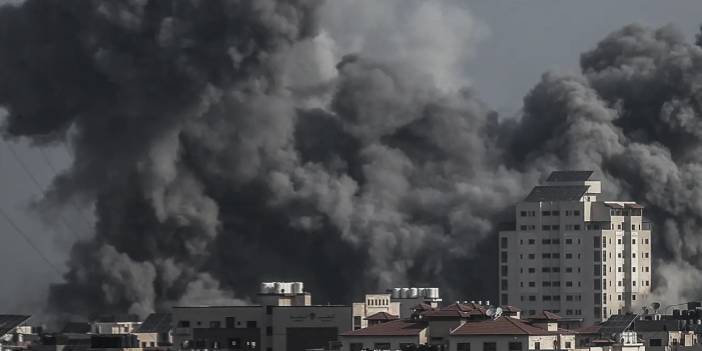 Gazze Şeridi'nde bir günde 320 noktaya saldırı