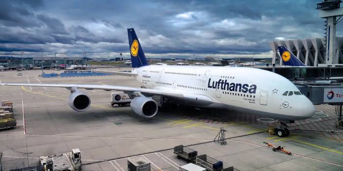 Lufthansa "uçtu"